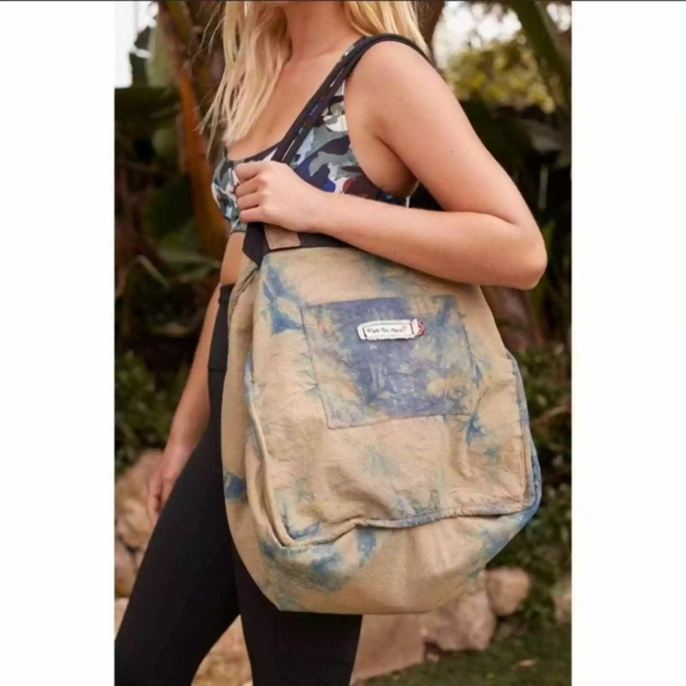 Free People • Fremont Tote - Picture 2 of 8